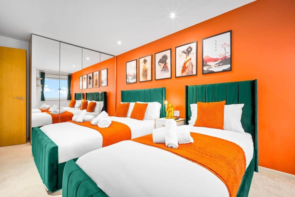 Top Floor City Centre Apartment - Sleeps 7 - 4 Beds - With Balcony And Parking - Smart Tv'S On Each Bedroom Wall - 5 Mins From Bullring, Selfridges, Moor Street Station - By Zena Stays 伯明翰 外观 照片